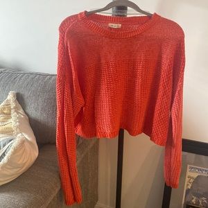 L silent + noise cropped sweater